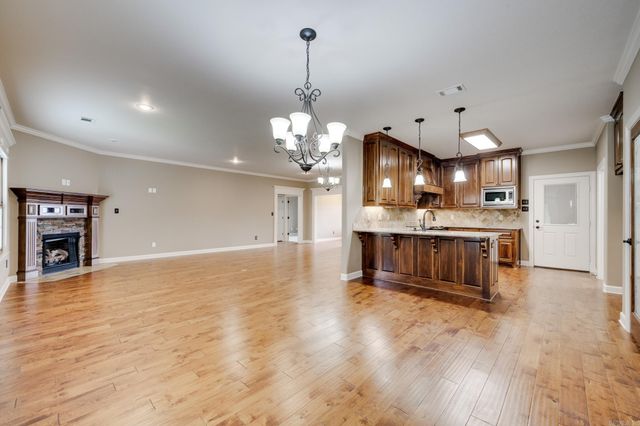 2366 Lakewood Circle, Cabot, AR 72023