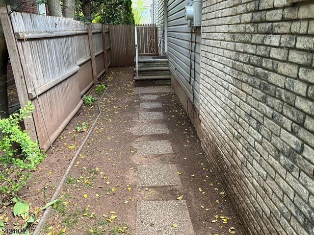 910 Orchard Ter, Linden City, NJ 07036