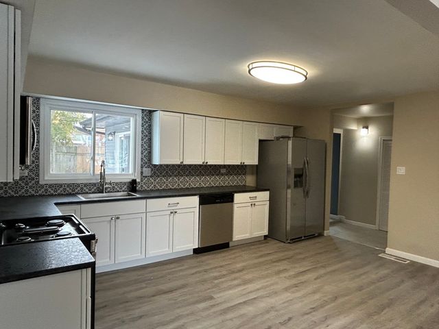 176 Craig Drive, Chicago Heights, IL 60411