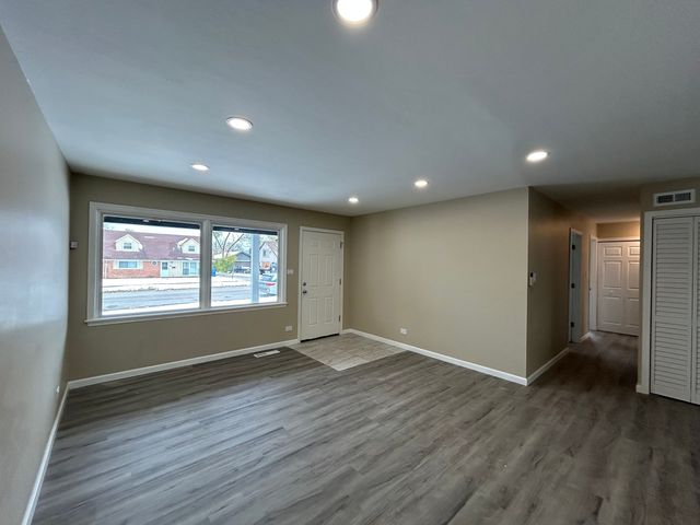 176 Craig Drive, Chicago Heights, IL 60411