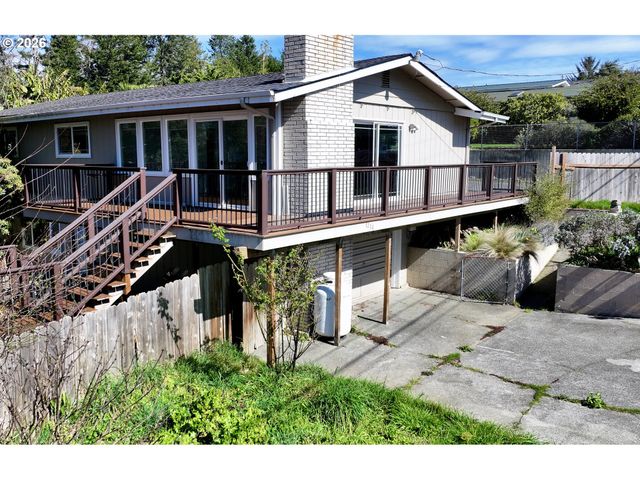 1214 RANSOM Ave, Brookings, OR 97415