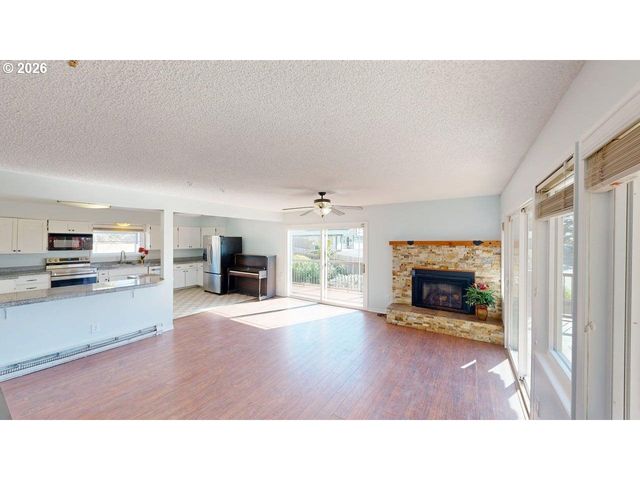 1214 RANSOM Ave, Brookings, OR 97415