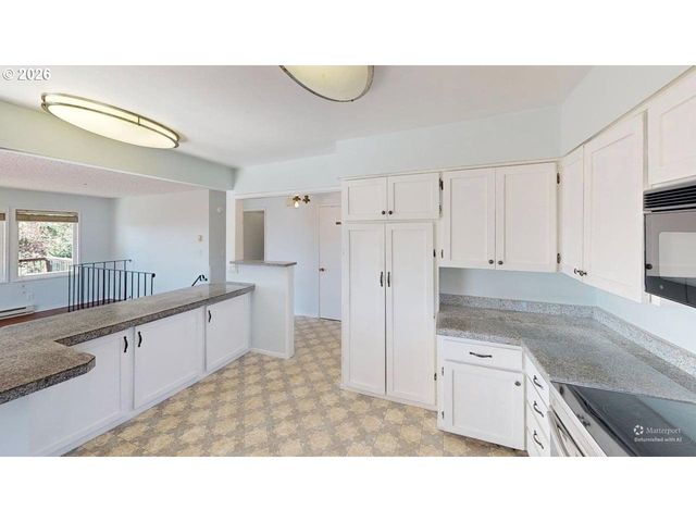 1214 RANSOM Ave, Brookings, OR 97415