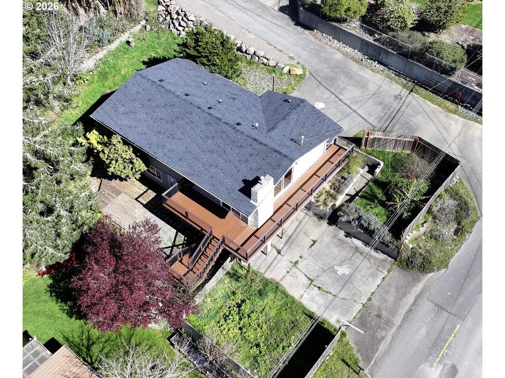 1214 RANSOM Ave, Brookings, OR 97415