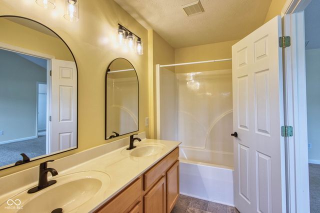 5649 Castor Way, Noblesville, IN 46062