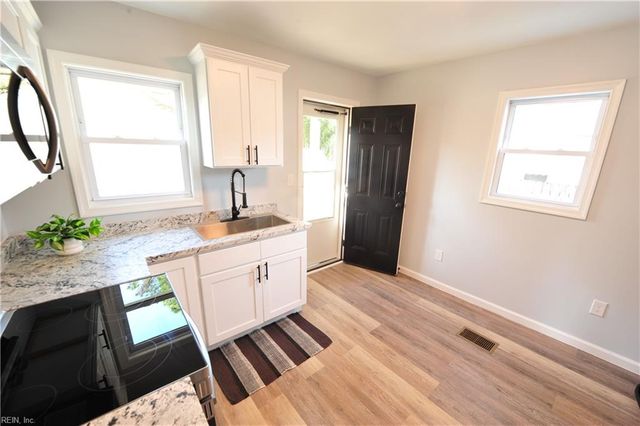 12 Harvard RD, Portsmouth, VA 23701