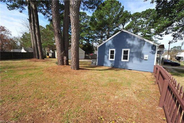 12 Harvard RD, Portsmouth, VA 23701