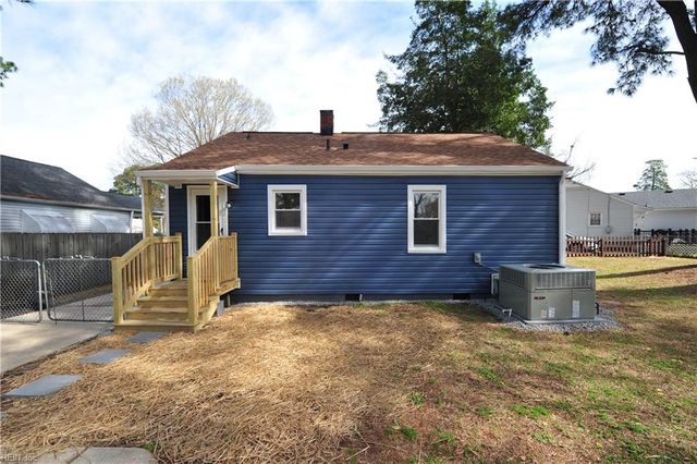 12 Harvard RD, Portsmouth, VA 23701