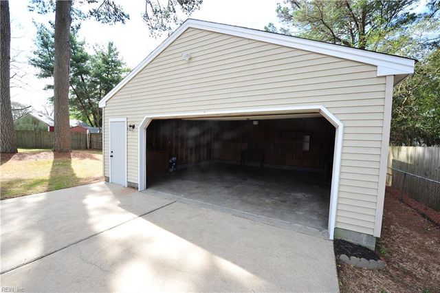 12 Harvard RD, Portsmouth, VA 23701