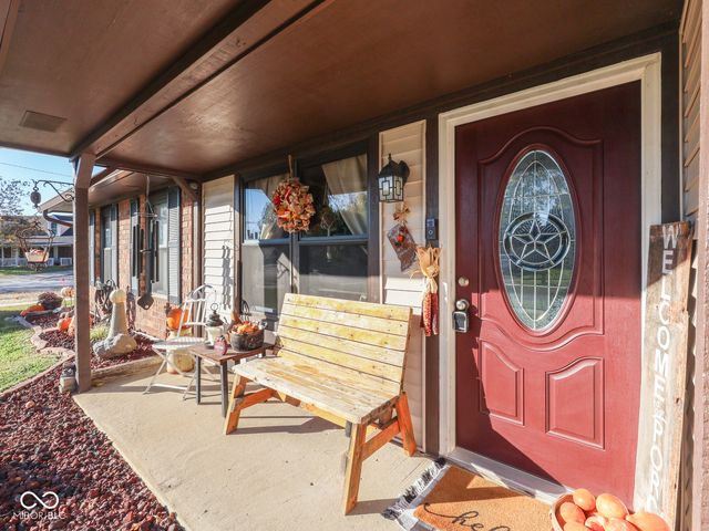 510 Greensprings Drive, Whiteland, IN 46184