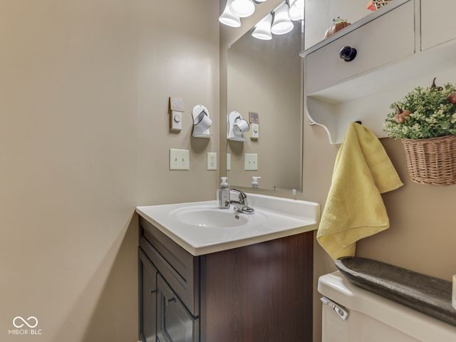 510 Greensprings Drive, Whiteland, IN 46184