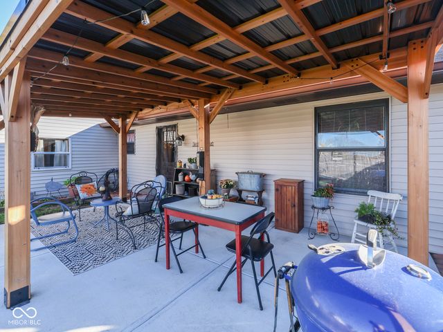 510 Greensprings Drive, Whiteland, IN 46184