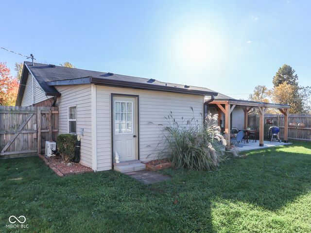 510 Greensprings Drive, Whiteland, IN 46184