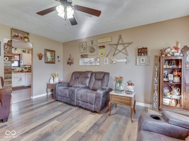 510 Greensprings Drive, Whiteland, IN 46184