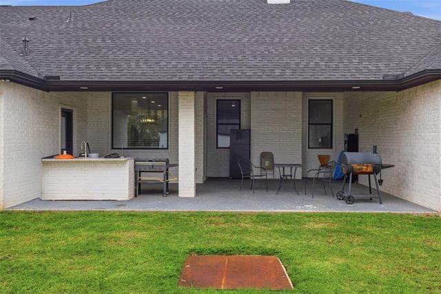 12220 S Pennsylvania Avenue, Edmond, OK 73025
