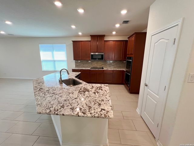 2118 Themis Way, San Antonio, TX 78245