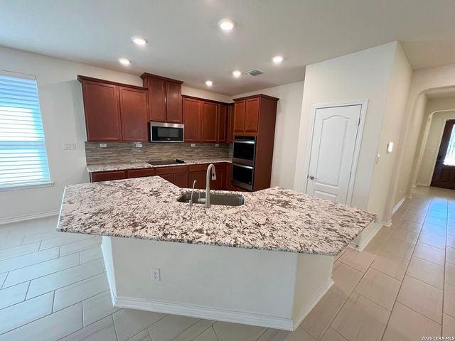 2118 Themis Way, San Antonio, TX 78245