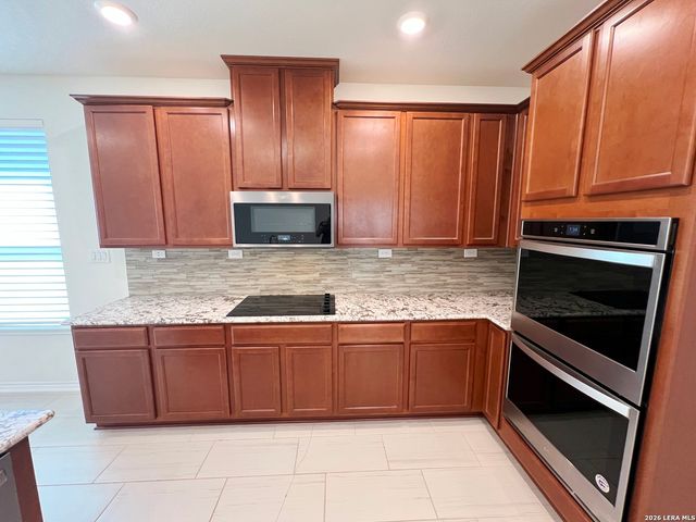 2118 Themis Way, San Antonio, TX 78245