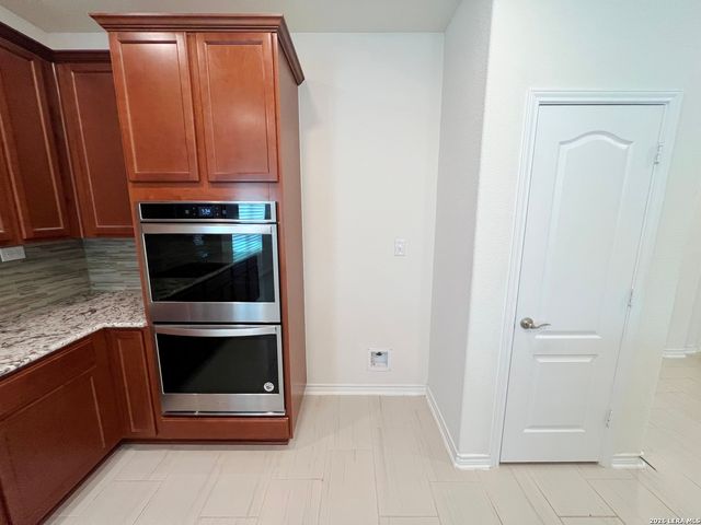 2118 Themis Way, San Antonio, TX 78245