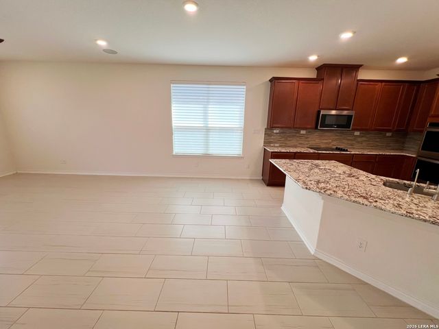 2118 Themis Way, San Antonio, TX 78245