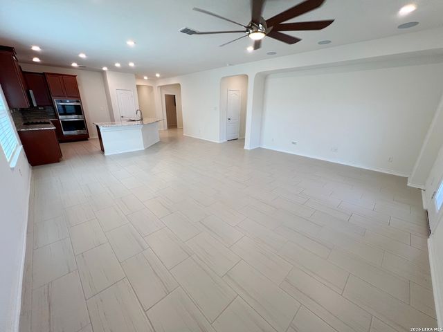 2118 Themis Way, San Antonio, TX 78245