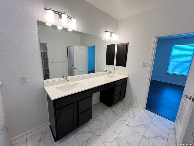 2118 Themis Way, San Antonio, TX 78245