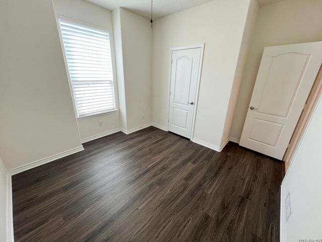 2118 Themis Way, San Antonio, TX 78245