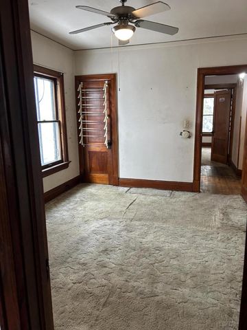 2206 W Keefe AVENUE, Milwaukee, WI 53206