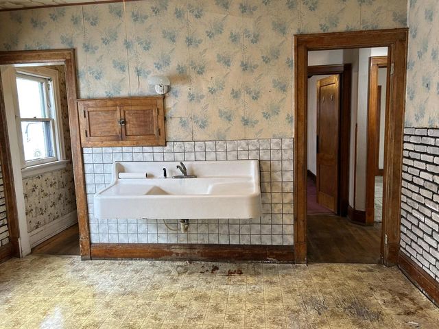 2206 W Keefe AVENUE, Milwaukee, WI 53206