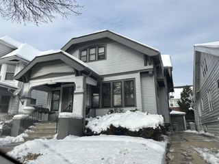 2206 W Keefe AVENUE, Milwaukee, WI 53206
