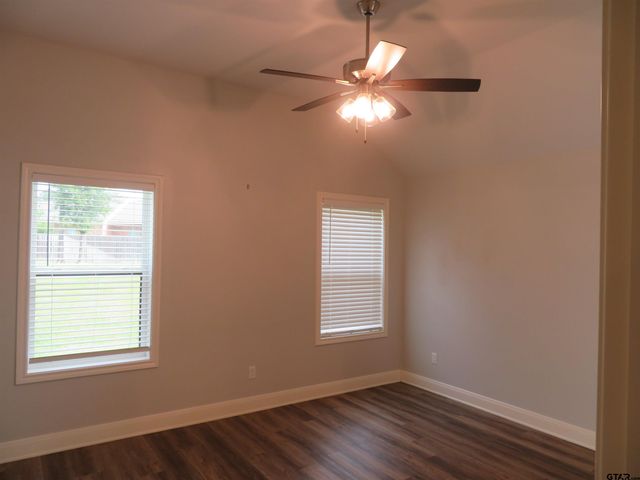 403 Deer Point Cove, Chandler, TX 75758