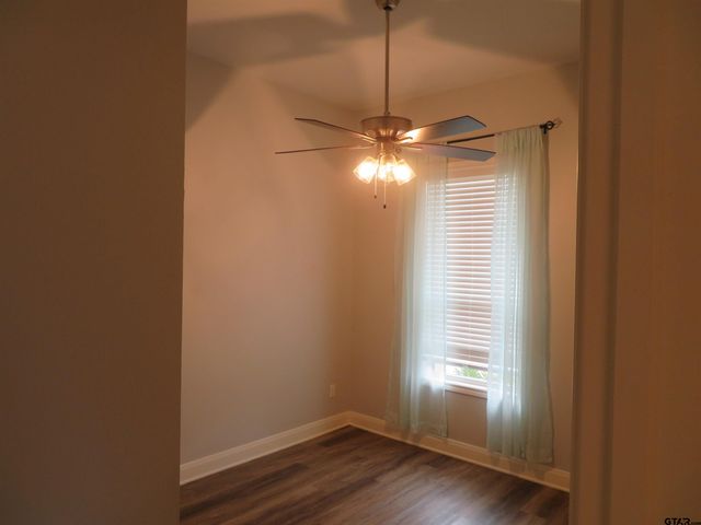 403 Deer Point Cove, Chandler, TX 75758