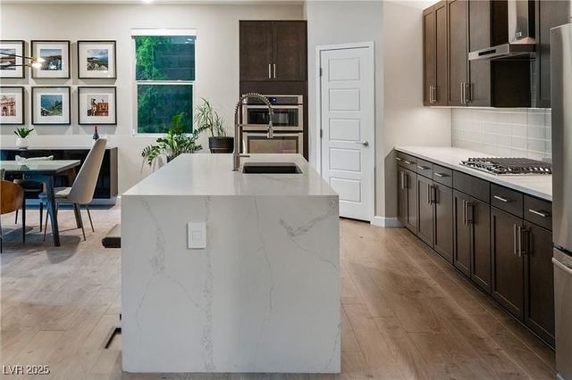 913 Riverlawn Place, Las Vegas, NV 89138