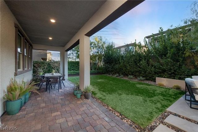 913 Riverlawn Place, Las Vegas, NV 89138