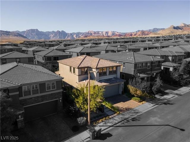 913 Riverlawn Place, Las Vegas, NV 89138