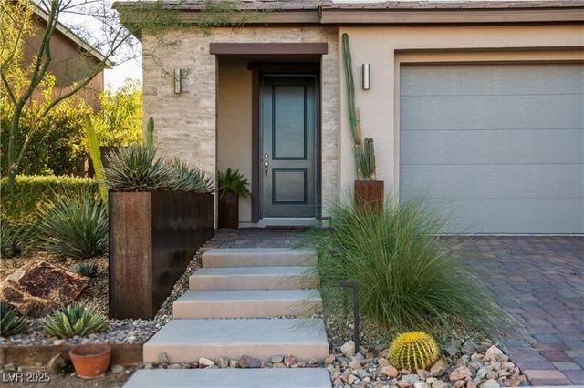 913 Riverlawn Place, Las Vegas, NV 89138