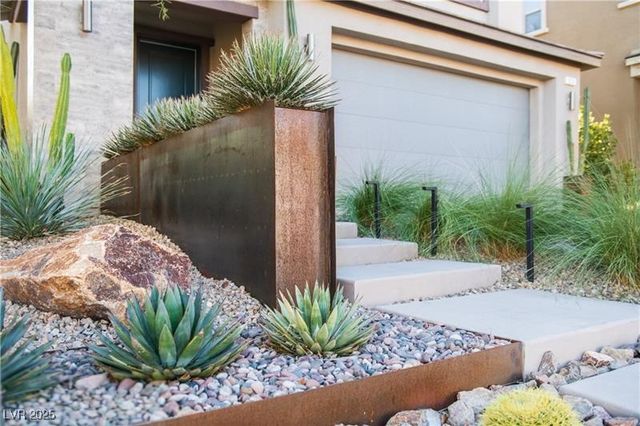 913 Riverlawn Place, Las Vegas, NV 89138