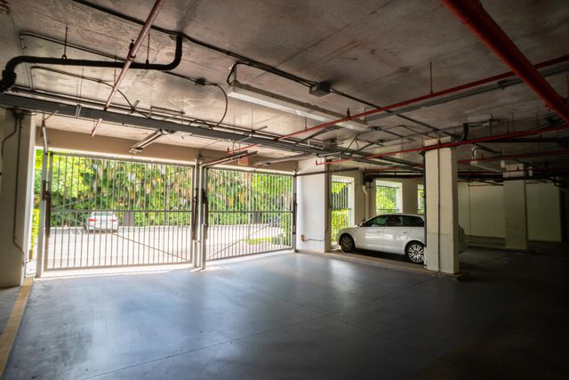 335 SE 6th Avenue 404, Delray Beach, FL 33483