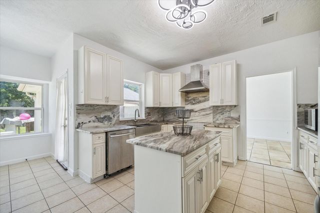 2503 Hodges Bend Circle, Sugar Land, TX 77479