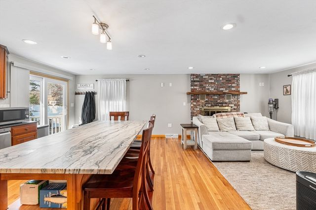 143 Plymouth St, Pembroke, MA 02359