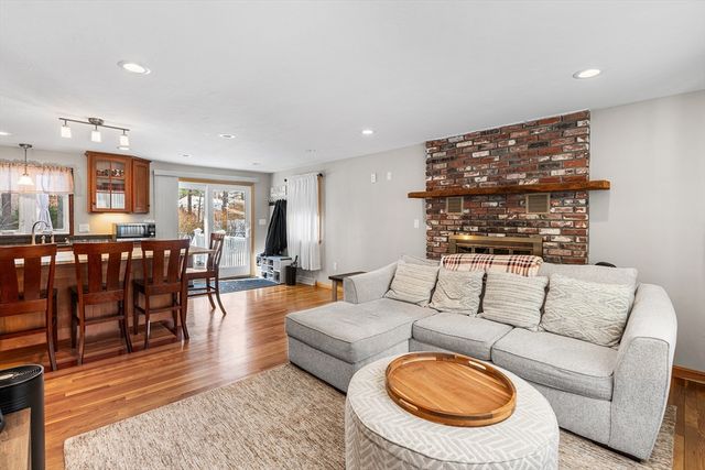 143 Plymouth St, Pembroke, MA 02359