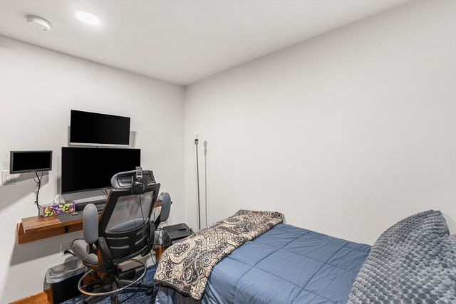 143 Plymouth St, Pembroke, MA 02359