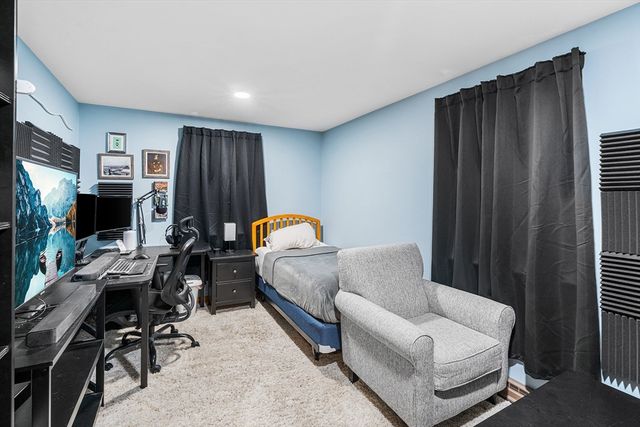 143 Plymouth St, Pembroke, MA 02359