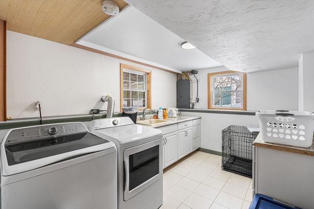 143 Plymouth St, Pembroke, MA 02359