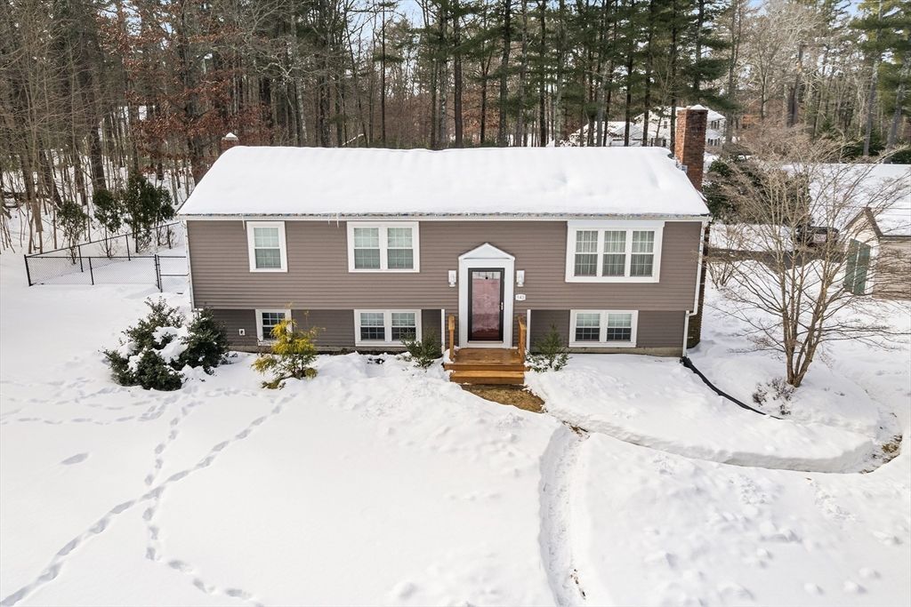 143 Plymouth St, Pembroke, MA 02359