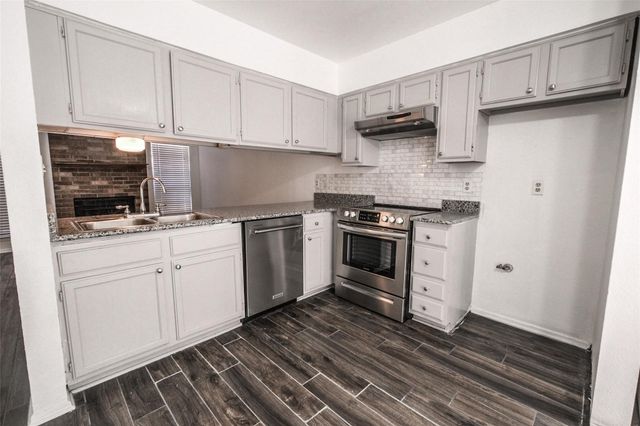 1034 Mckinley Street B, Benbrook, TX 76126