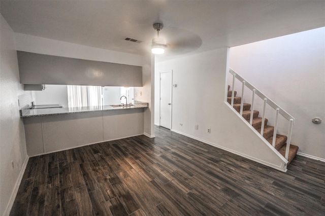 1034 Mckinley Street B, Benbrook, TX 76126