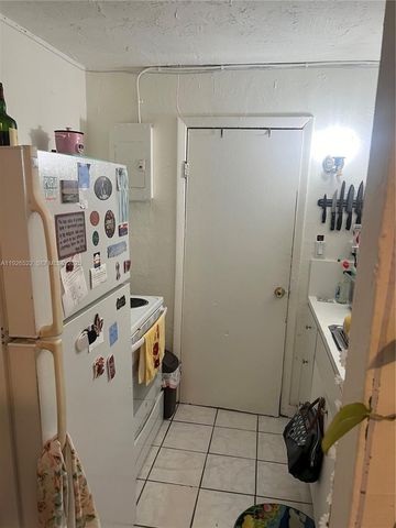 106 NW 3rd St 106, Hallandale Beach, FL 33009