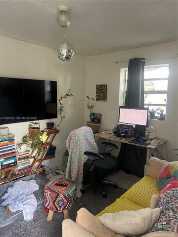 106 NW 3rd St 106, Hallandale Beach, FL 33009