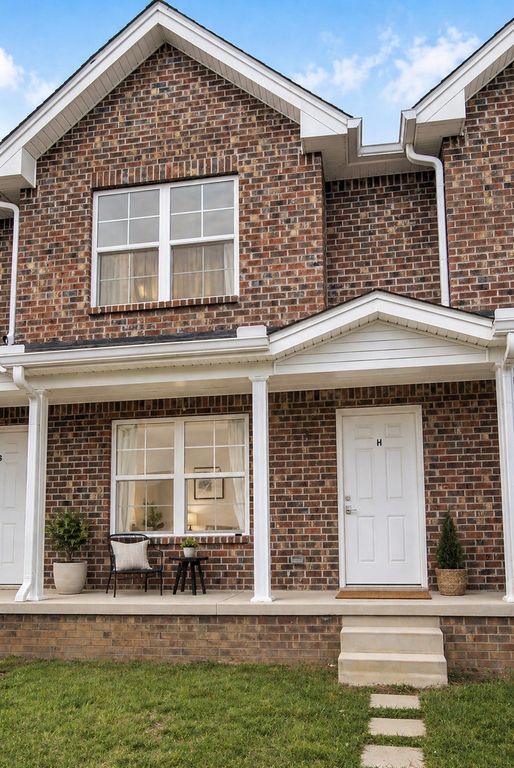 907 Freeman St Apt H, Lafayette, TN 37083
